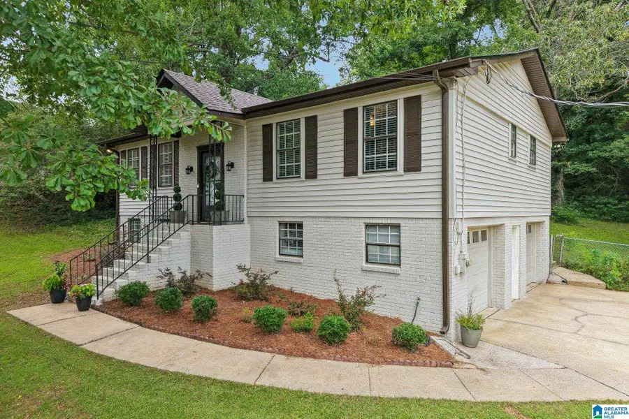 102 KINGSTOWN CIRCLE, Trussville, AL 35173 - #2