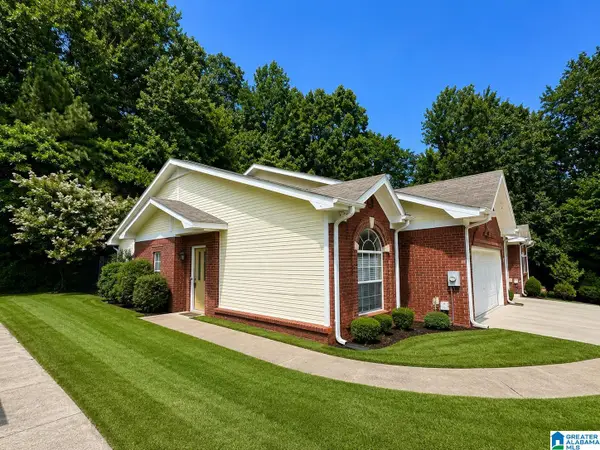 447 CREEKVIEW CIRCLE, Gardendale, AL 35071