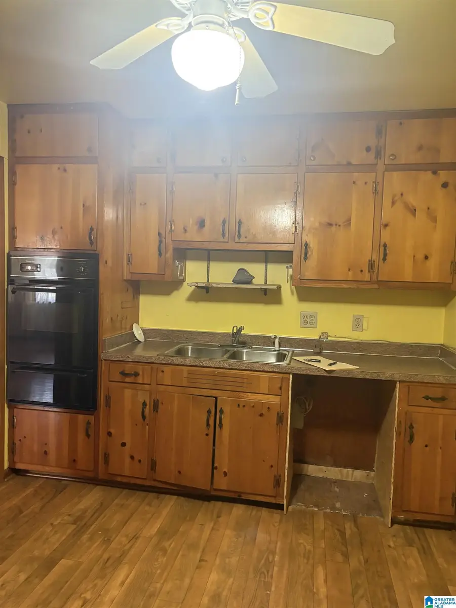 121 16TH AVENUE SW, Birmingham, AL 35211 - #3