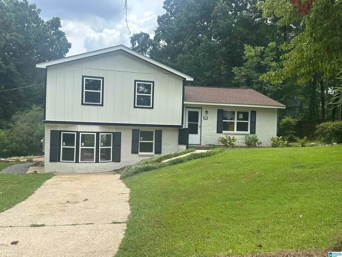 227 27TH COURT CIRCLE NW, Birmingham, AL 35215 - #1