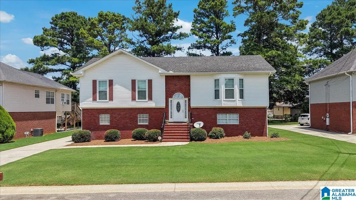 417 SURREY CIRCLE, Bessemer, AL 35022 - #1