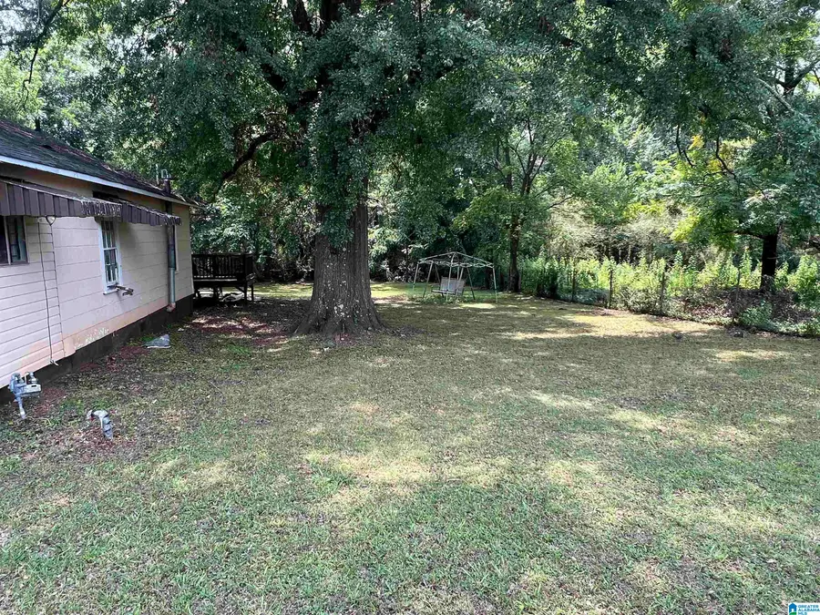 2809 PARKLAWN AVENUE SW, Birmingham, AL 35211 - #3