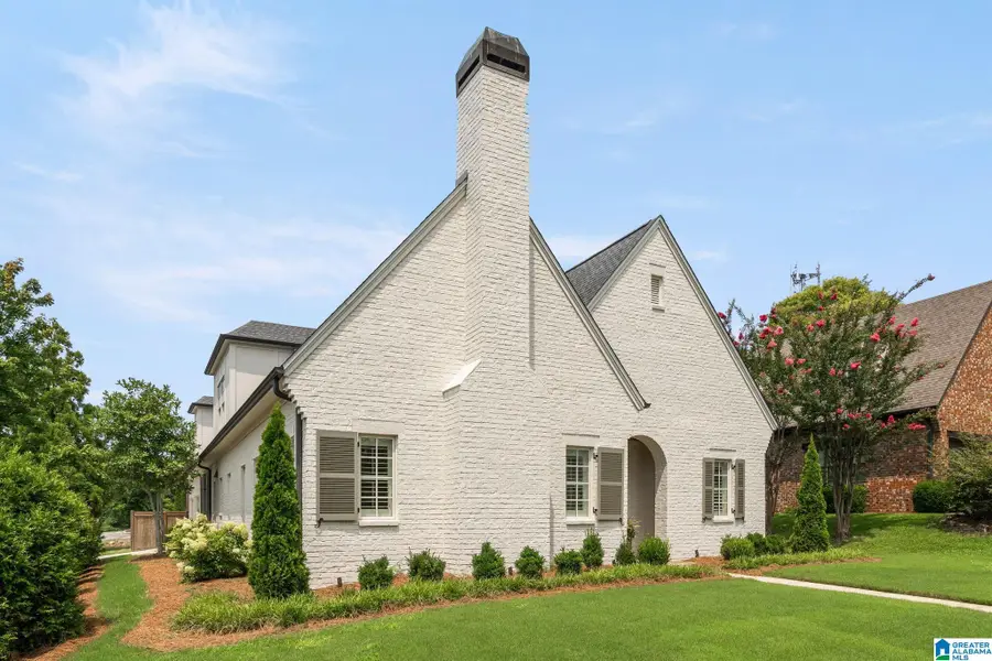 918 CHESTNUT STREET, Vestavia Hills, AL 35216 - #3