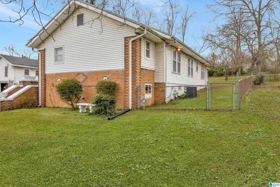 2046 EAST LAKE BOULEVARD, Tarrant, AL 35217 - #2