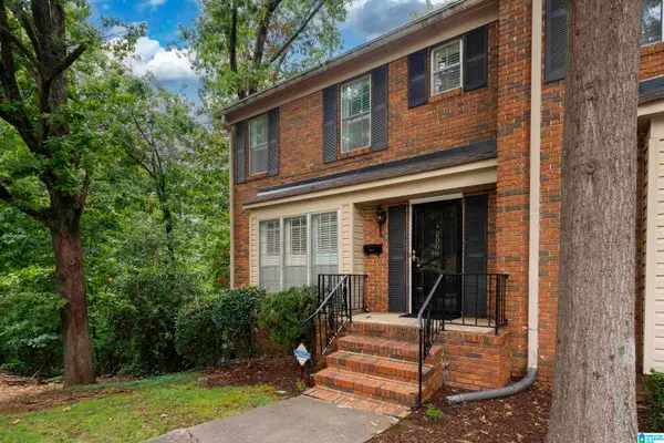 2006 MONTREAT PARKWAY, Vestavia hills, AL 35216