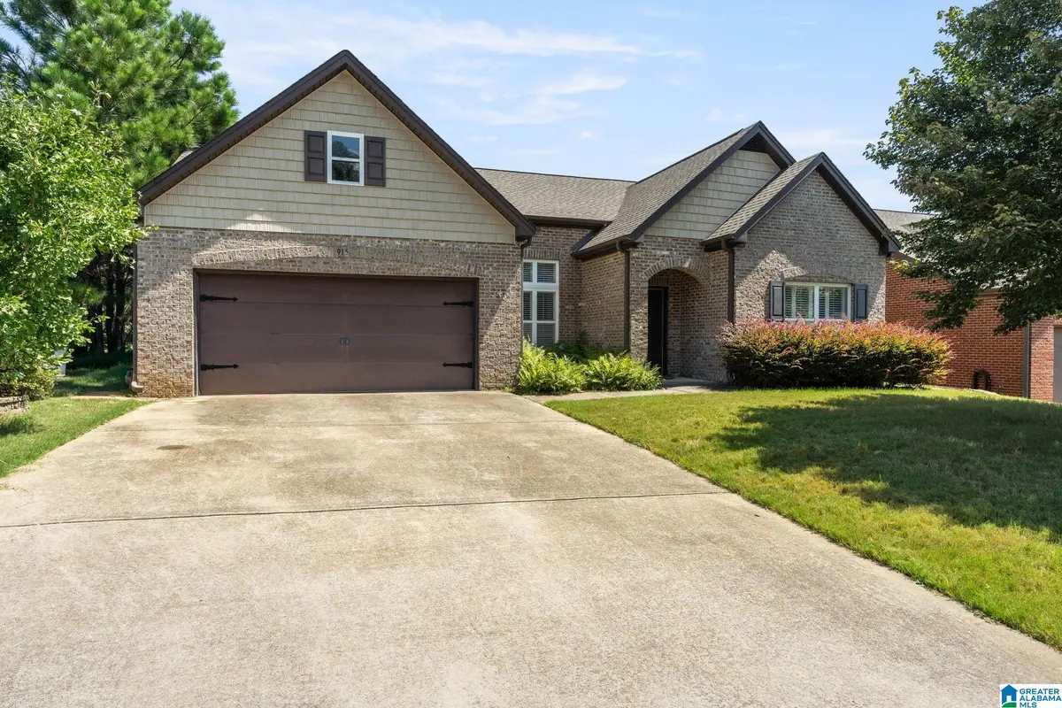 915 VALLEY CIRCLE, Leeds, AL 35094 - #1