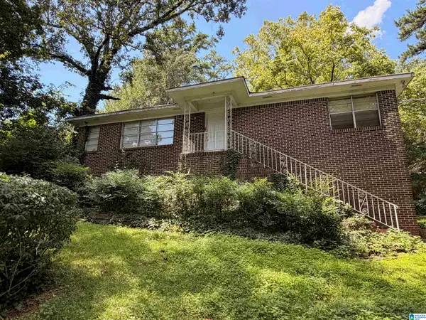 2632 2ND STREET NW, Center point, AL 35215