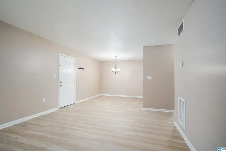 2515 VETERANS MEMORIAL PARKWAY, Tuscaloosa, AL 35404 - #2