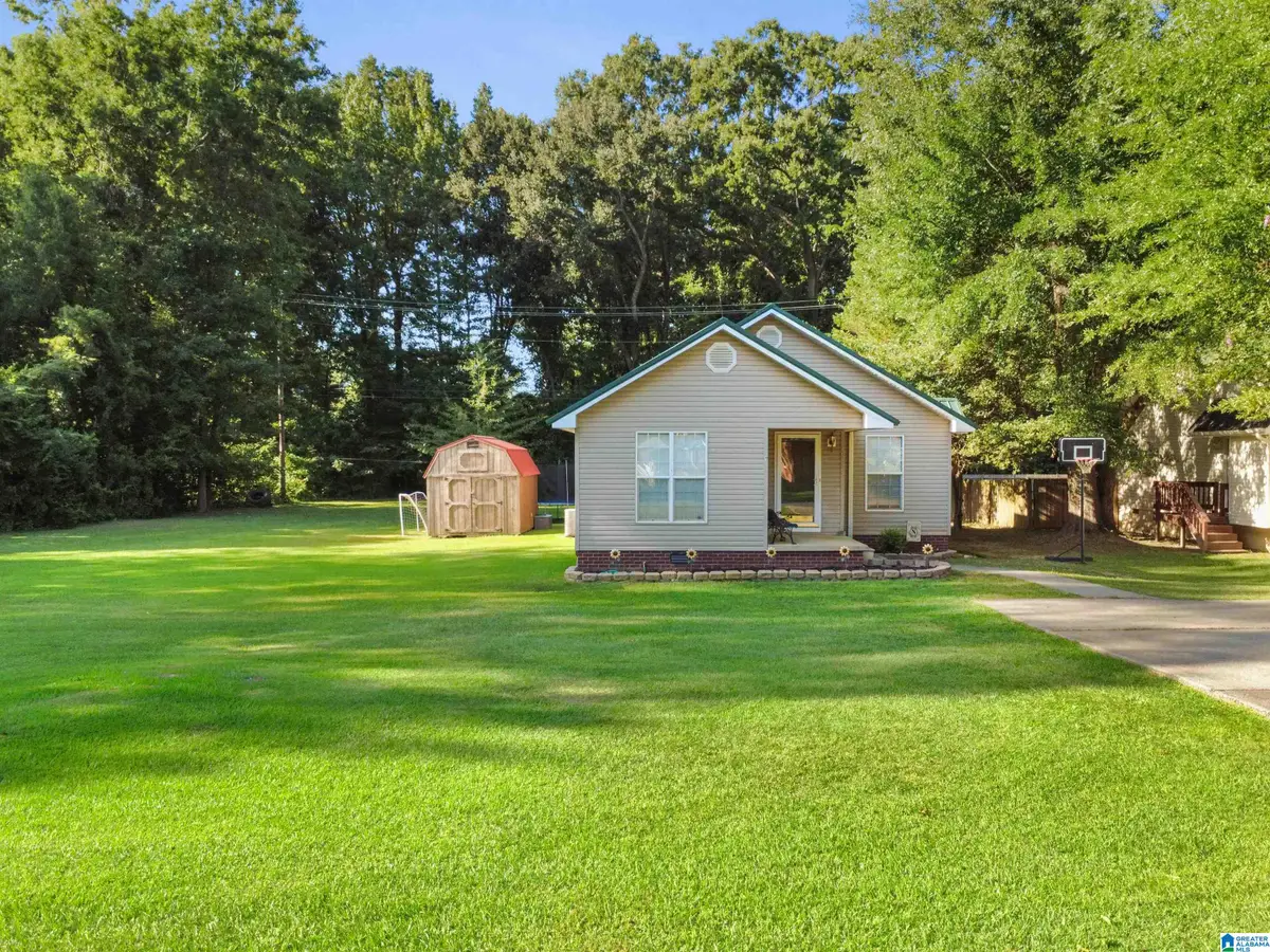 1008 W WALNUT STREET, Sylacauga, AL 35150 - #1