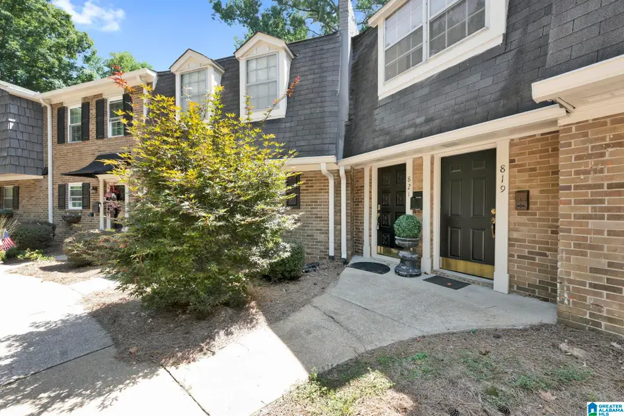 821 VESTAVIA VILLA COURT, Vestavia Hills, AL 35226 - #2