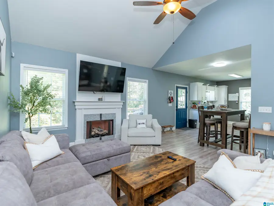 250 THORNBERRY DRIVE, Hayden, AL 35079 - #2