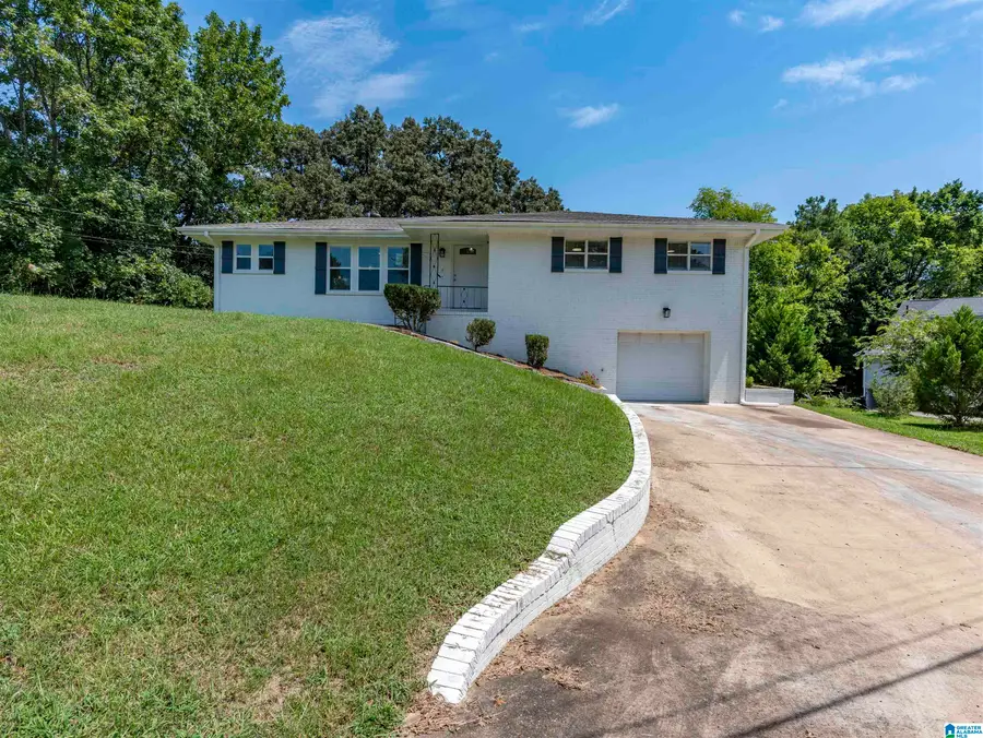 2500 HIGHVIEW ROAD, Gardendale, AL 35071 - #2
