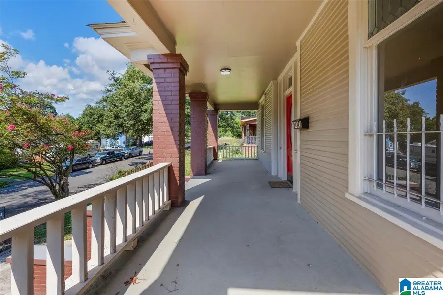 1324 4TH AVENUE W, Birmingham, AL 35208 - #3