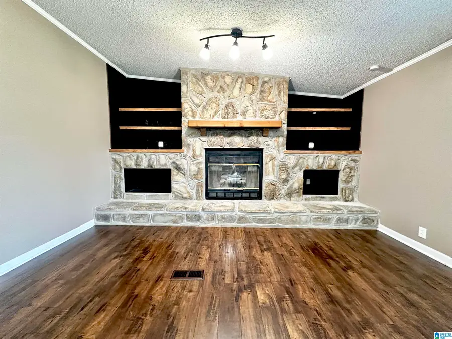39 HATHORNE DRIVE, Anniston, AL 36201 - #3