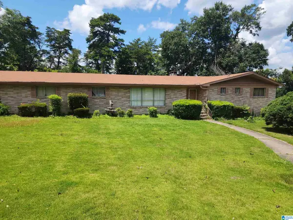 814 SKYLINE CIRCLE, Bessemer, AL 35020