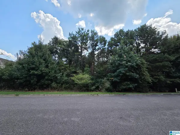8455 LEDGE CIRCLE, Trussville, AL 35173