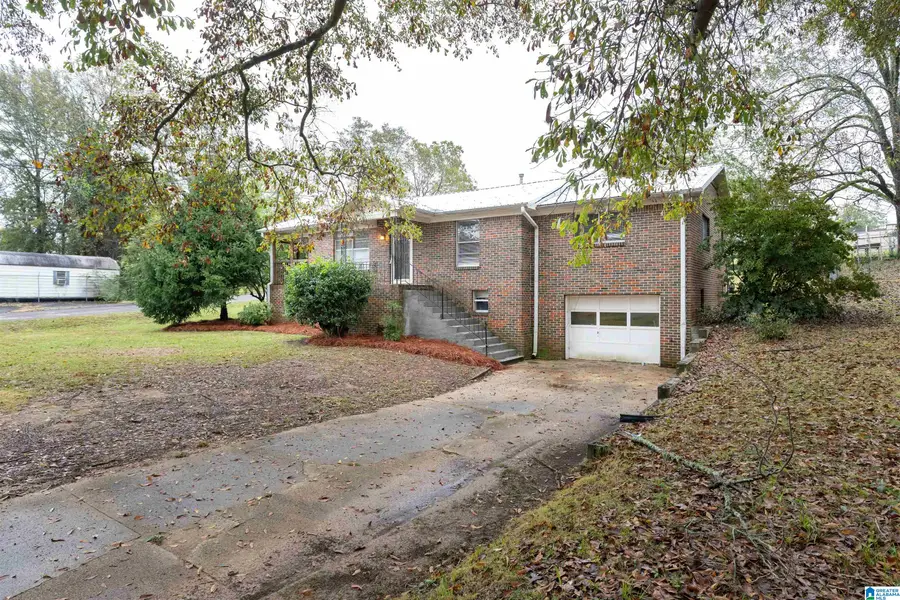 111 1ST AVENUE NW, Graysville, AL 35073 - #2