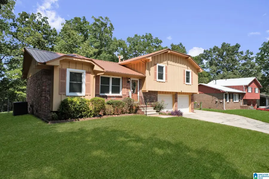 636 16TH AVENUE NW, Birmingham, AL 35215 - #3