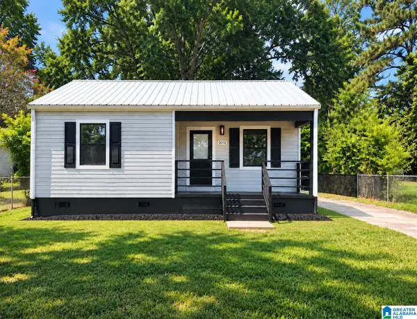 2010 29TH AVENUE N, Hueytown, AL 35023
