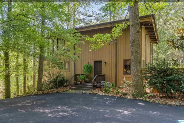 1827 LAKE KNOWL DRIVE, Helena, AL 35080