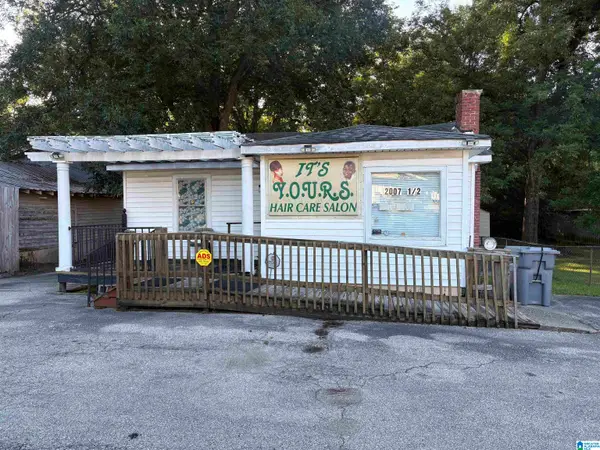 2007 27TH AVENUE N, Hueytown, AL 35023