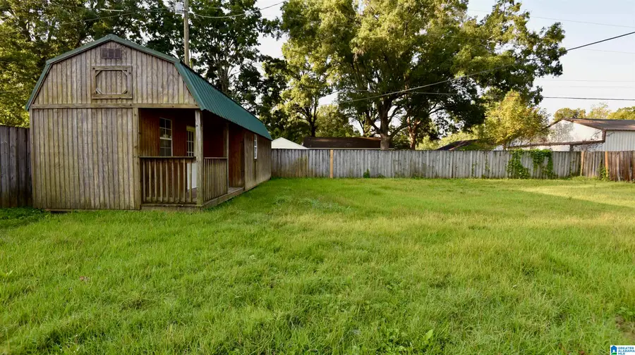 924 COLLEGE STREET, Moulton, AL 35650 - #2