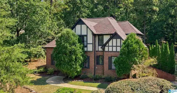393 GREYSTONE GLEN CIRCLE, Hoover, AL 35242