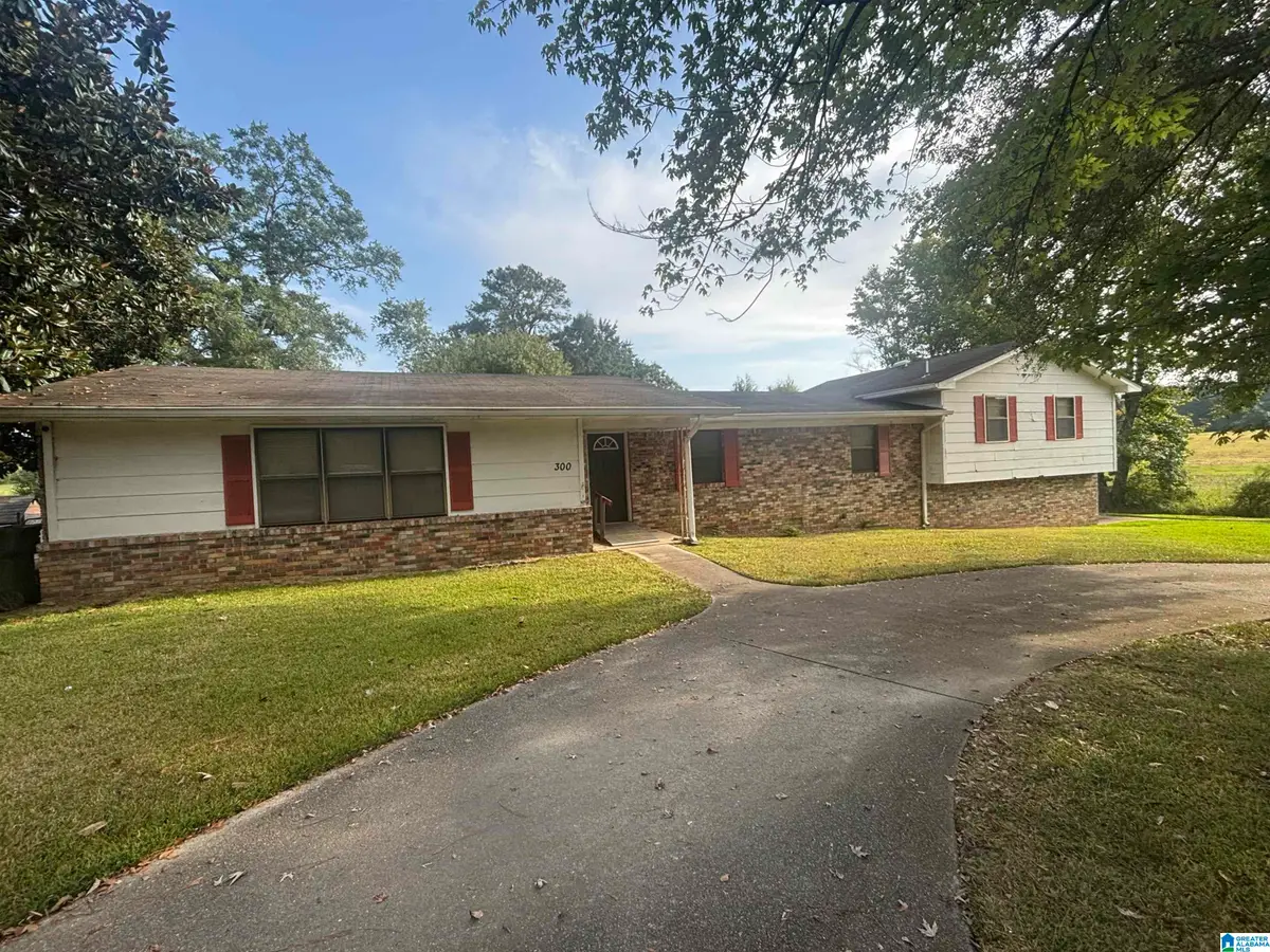 300 W RIDGEWOOD ROAD, Jasper, AL 35504 - #1