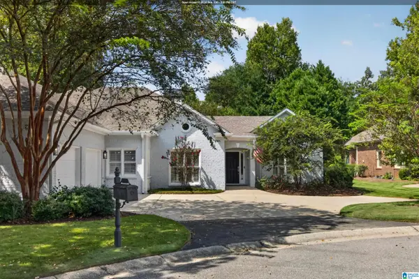 922 CALEDONIAN WAY, Vestavia hills, AL 35242