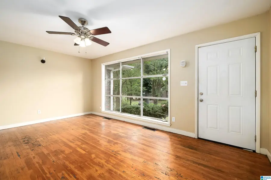 957 HICKORY CIRCLE, Birmingham, AL 35215 - #2