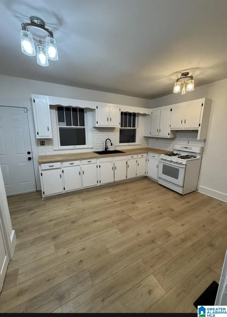 454 11TH STREET W, Birmingham, AL 35204 - #3