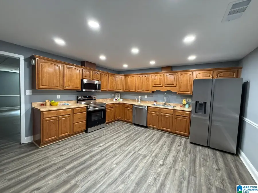 221 SHORT 24TH AVENUE E, Tuscaloosa, AL 35404 - #2