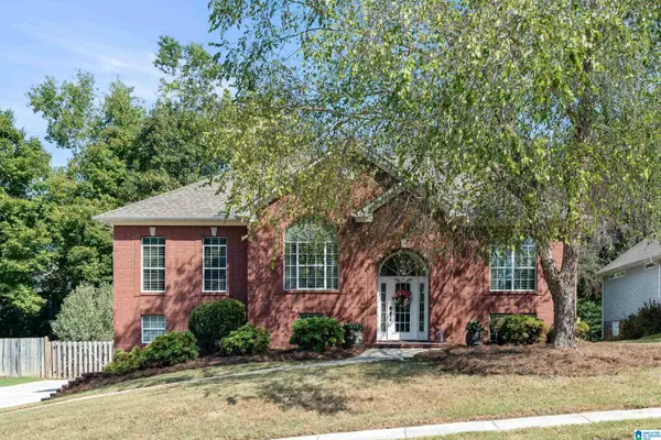 1112 ROWAN TRACE, Leeds, AL 35094