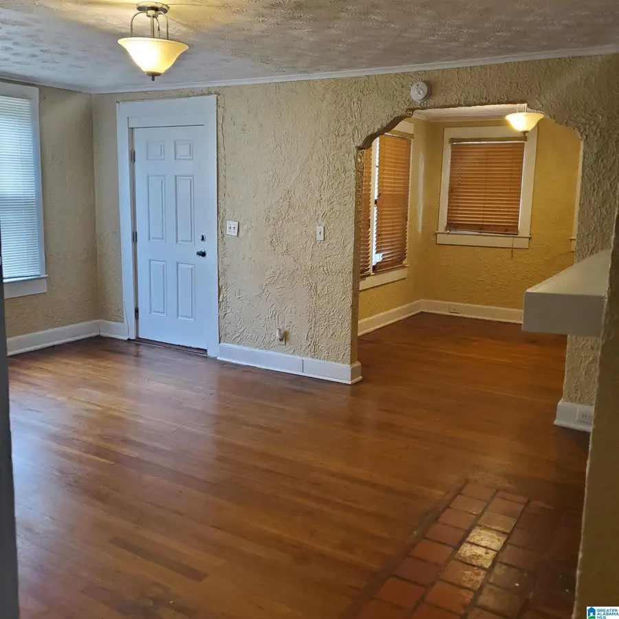 1640 GRAYMONT AVENUE W, Birmingham, AL 35208 - #3