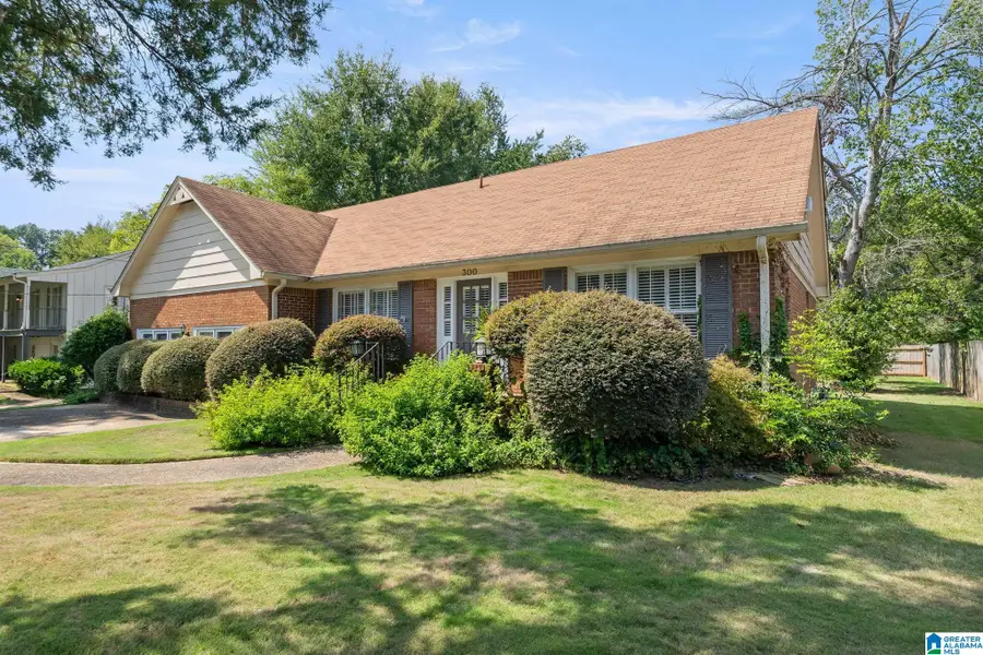 300 LEACH DRIVE, Birmingham, AL 35213 - #2