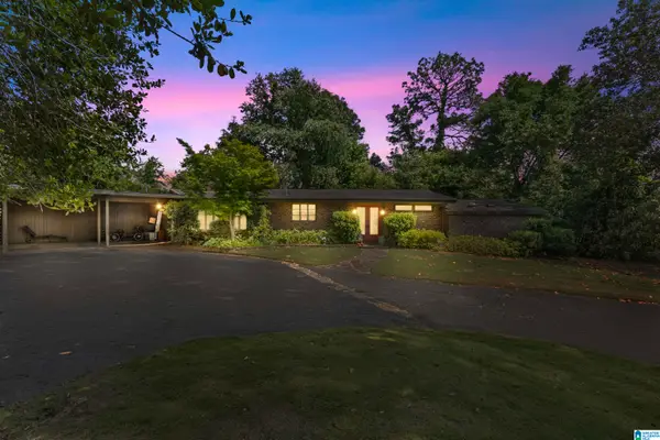 2144 VESTAVIA LAKE DRIVE, Vestavia hills, AL 35216