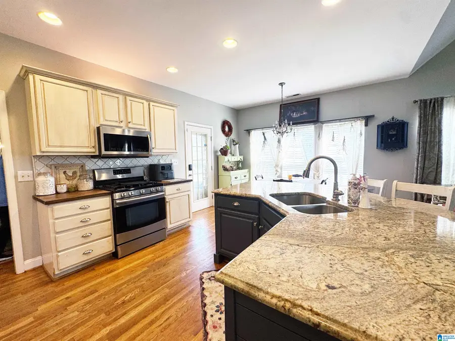 305 WATERFORD COVE TRAIL, Calera, AL 35040 - #2
