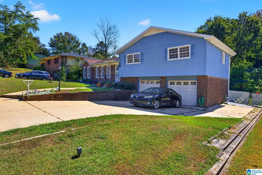 529 16TH AVENUE NW, Center Point, AL 35215 - #3