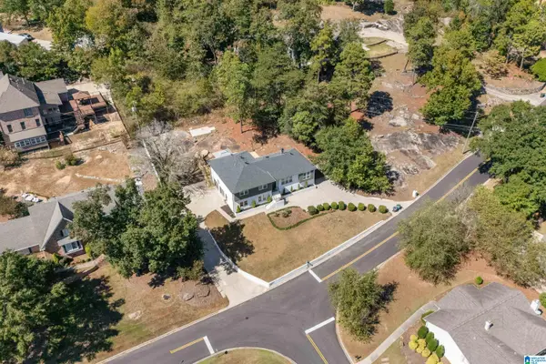 400 VESCLUB DRIVE, Vestavia hills, AL 35216