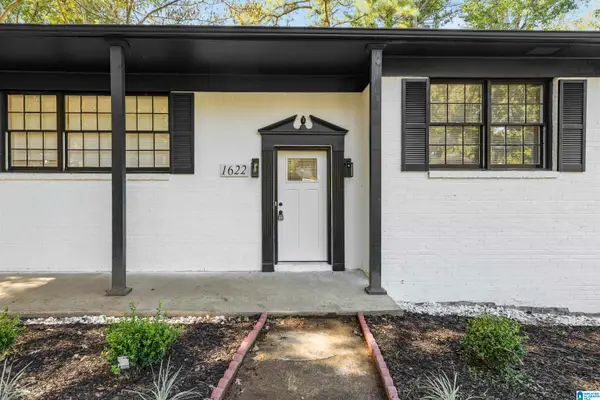 1622 5TH STREET NW, Center point, AL 35215