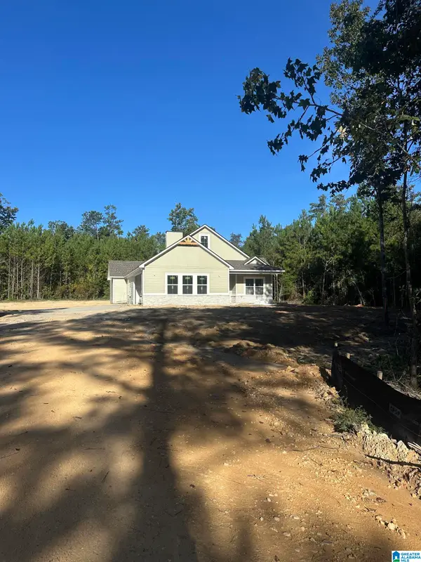 1836 LEE ROAD 239, Smiths station, AL 36877