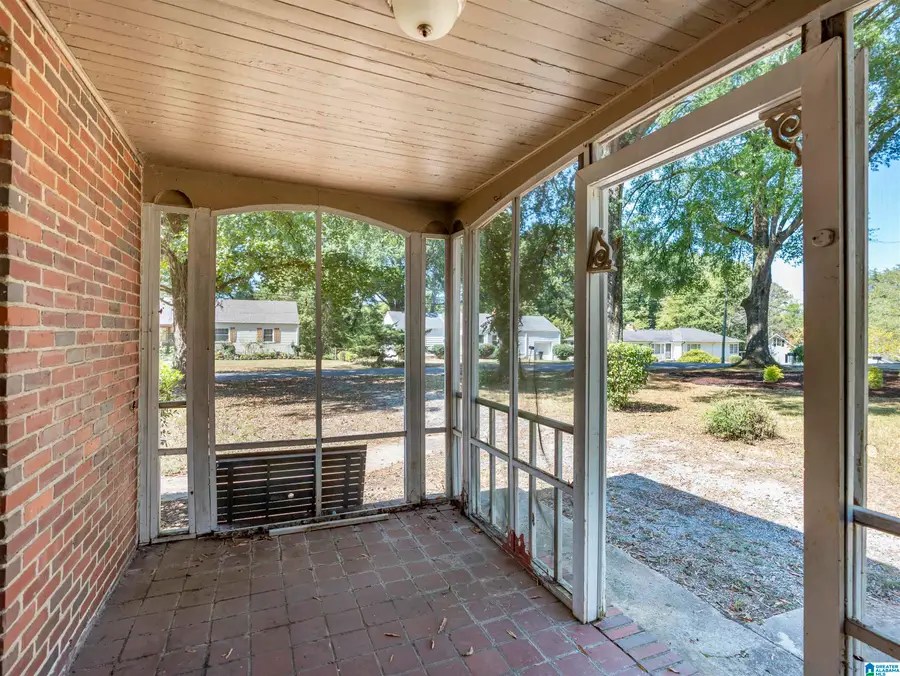 911 SHELTON STREET, Birmingham, AL 35215 - #3