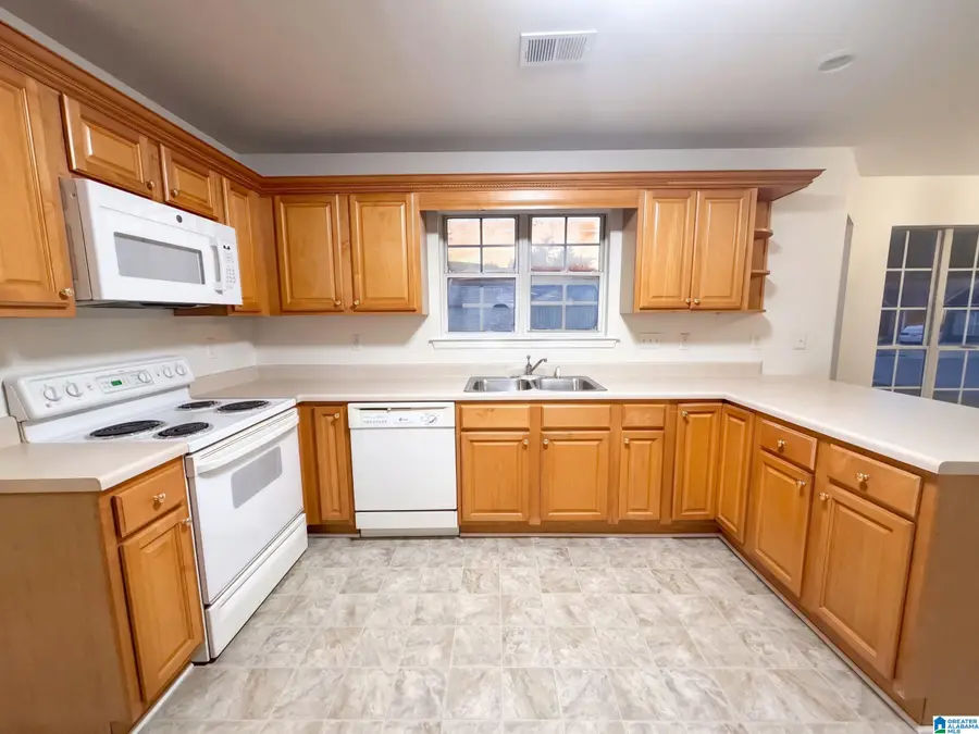 210 HIDDEN COVE CIRCLE, Pelham, AL 35124 - #2