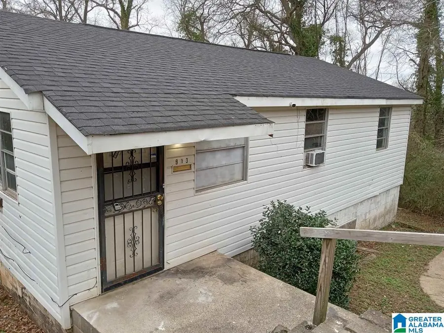 913 13TH STREET, Midfield, AL 35228 - #2
