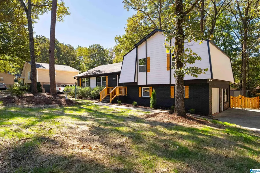 909 COLONIAL DRIVE, Alabaster, AL 35007 - #2