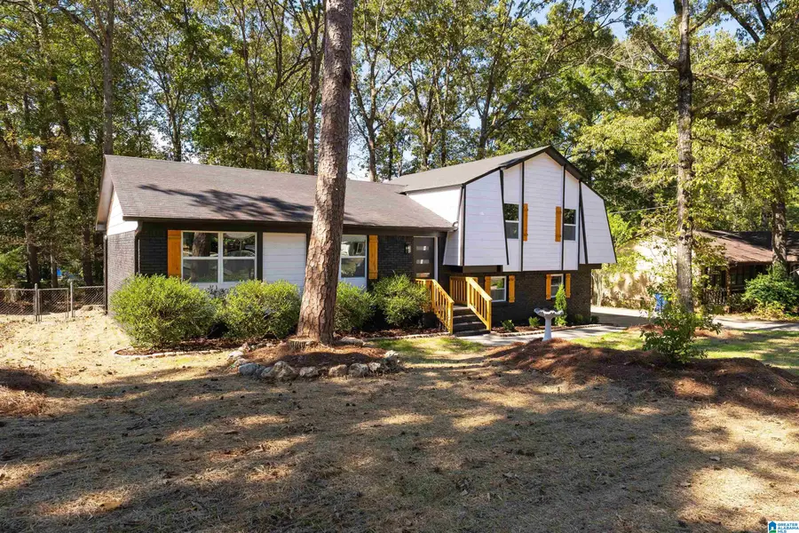 909 COLONIAL DRIVE, Alabaster, AL 35007 - #3