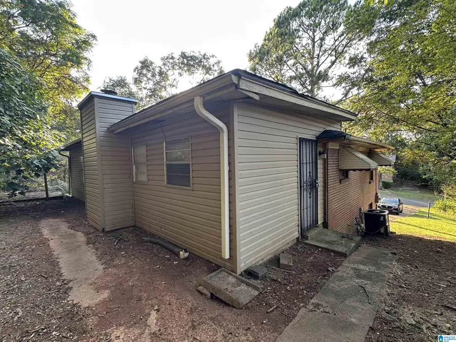 1677 PINE AVENUE SW, Birmingham, AL 35211 - #3