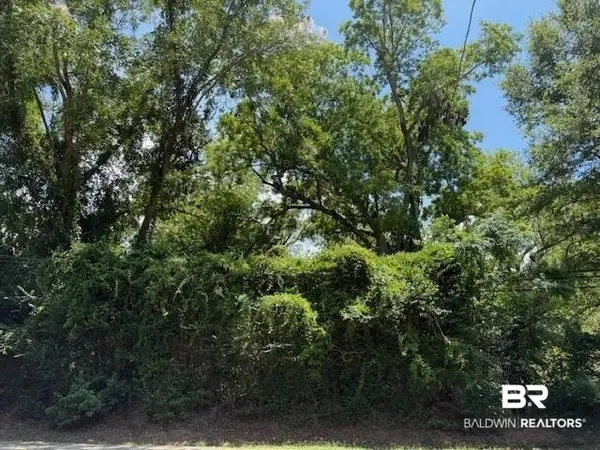 1214 Main Street, Daphne, AL 36526