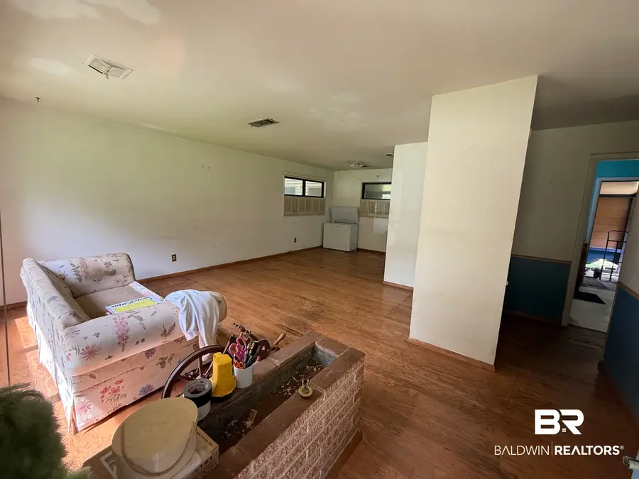 711 Wilshire Road, Mobile, AL 36609 - #2