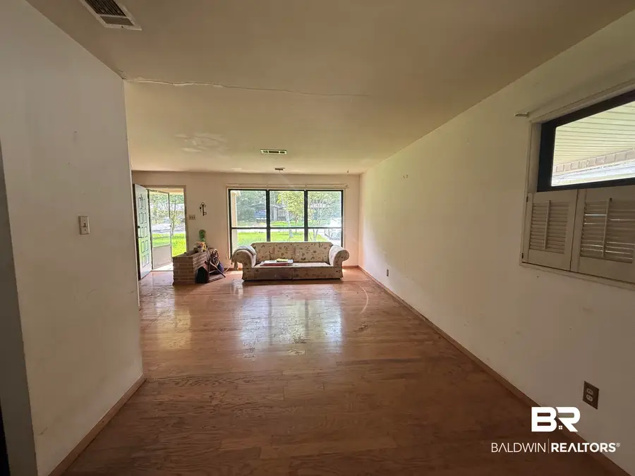 711 Wilshire Road, Mobile, AL 36609 - #3